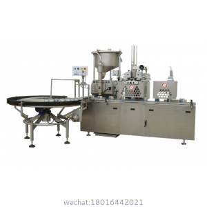 Liquid can filling machine